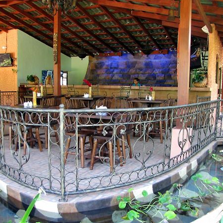Blue River Resort & Hot Springs Liberia Restaurace fotografie